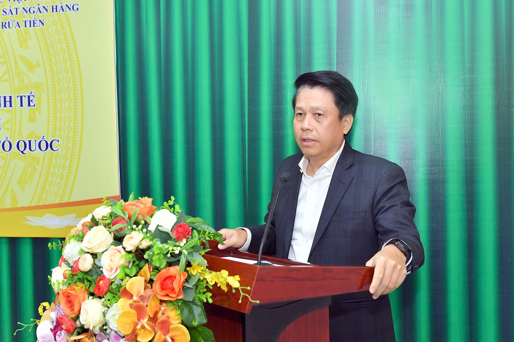 Khen thưởng tập thể, cá nhân có thành tích xuất sắc trong phong trào toàn dân bảo vệ an ninh tổ quốc