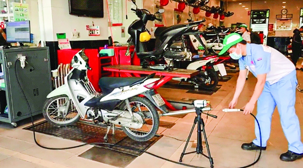 Hà Nội đã có một số điểm kiểm tra khí thải với xe máy