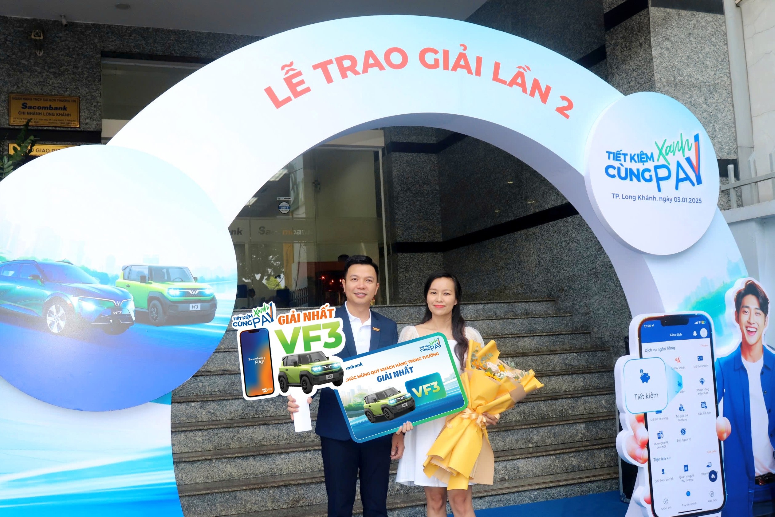 Khách hàng Đỗ Thị Ngọc Lan nhận VinFast VF3 tại Sacombank Long Khánh Khách hàng Đỗ Thị Ngọc Lan nhận VinFast VF3 tại Sacombank Long Khánh