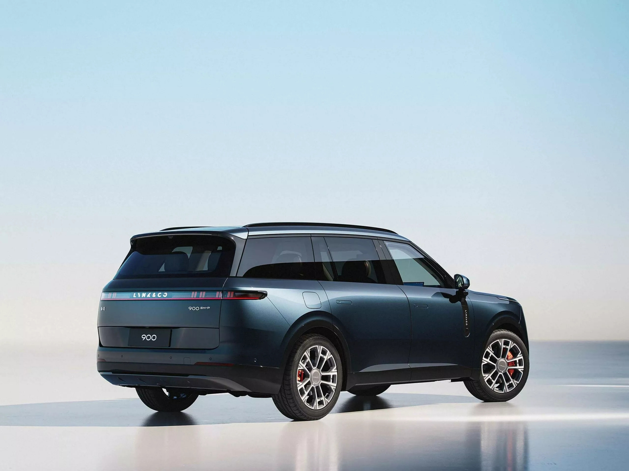 Lynk & Co 009 ra mắt: SUV to hơn Explorer, 2 màn hình 6K 30 inch, mạnh ngang siêu xe- Ảnh 5. Lynk & Co 009 ra mắt: SUV to hơn Explorer, 2 màn hình 6K 30 inch, mạnh ngang siêu xe- Ảnh 5.