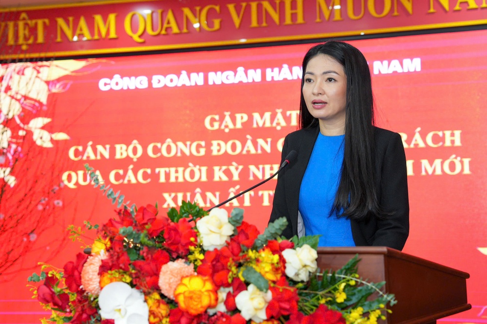 Đồng chí Nguyễn Khánh Chi - Phó Chủ tịch Thường trực Công đoàn NHVN báo tình hình hoạt động năm 2024 Đồng chí Nguyễn Khánh Chi - Phó Chủ tịch Thường trực Công đoàn NHVN báo tình hình hoạt động năm 2024