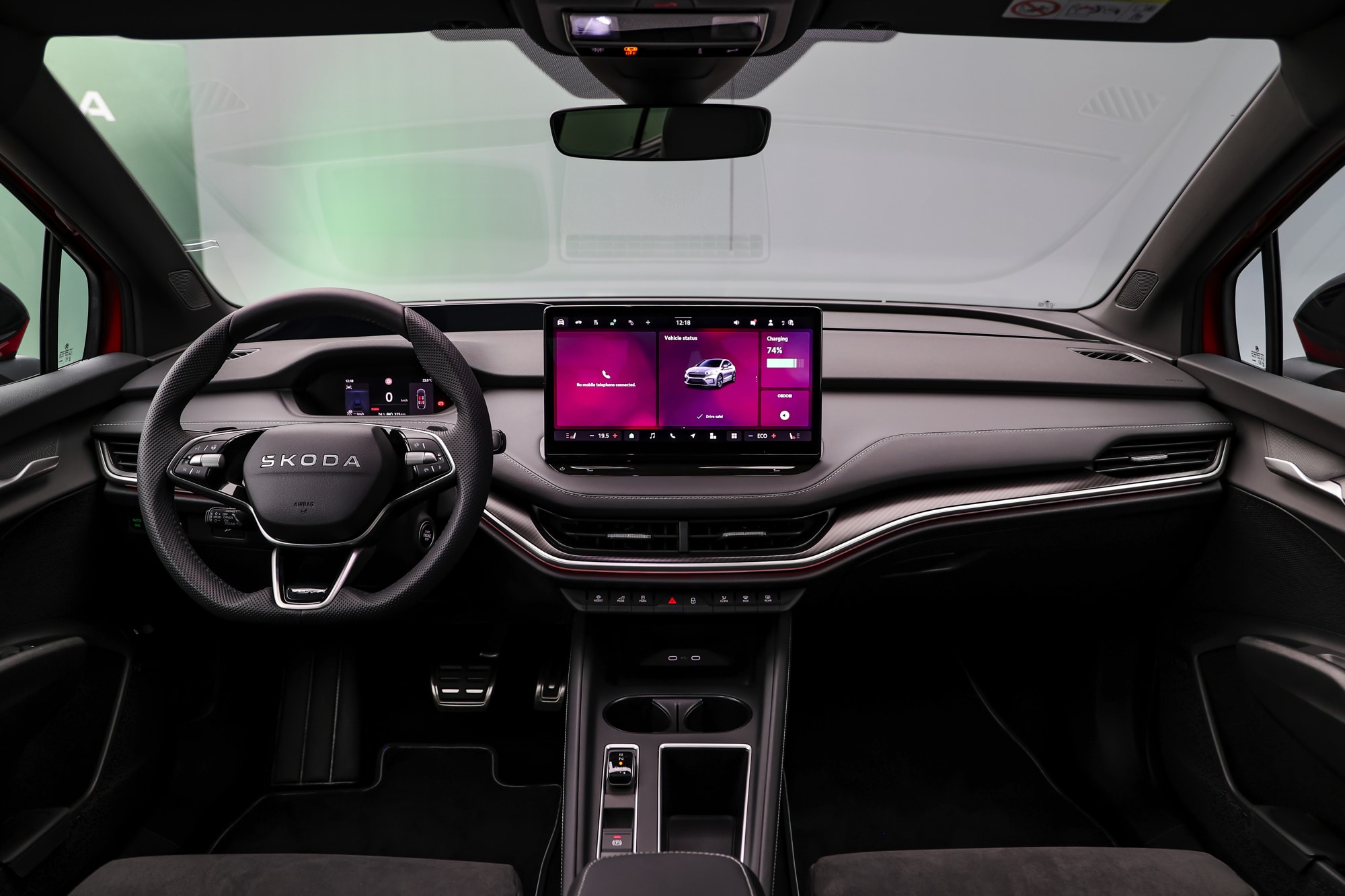 Skoda Enyaq 2025 ra mắt: Giá quy đổi từ hơn 1,1 tỷ đồng, thiết kế mới, chạy gần 590km/sạc, có thể lắp tại Việt Nam- Ảnh 5. Skoda Enyaq 2025 ra mắt: Giá quy đổi từ hơn 1,1 tỷ đồng, thiết kế mới, chạy gần 590km/sạc, có thể lắp tại Việt Nam- Ảnh 5.