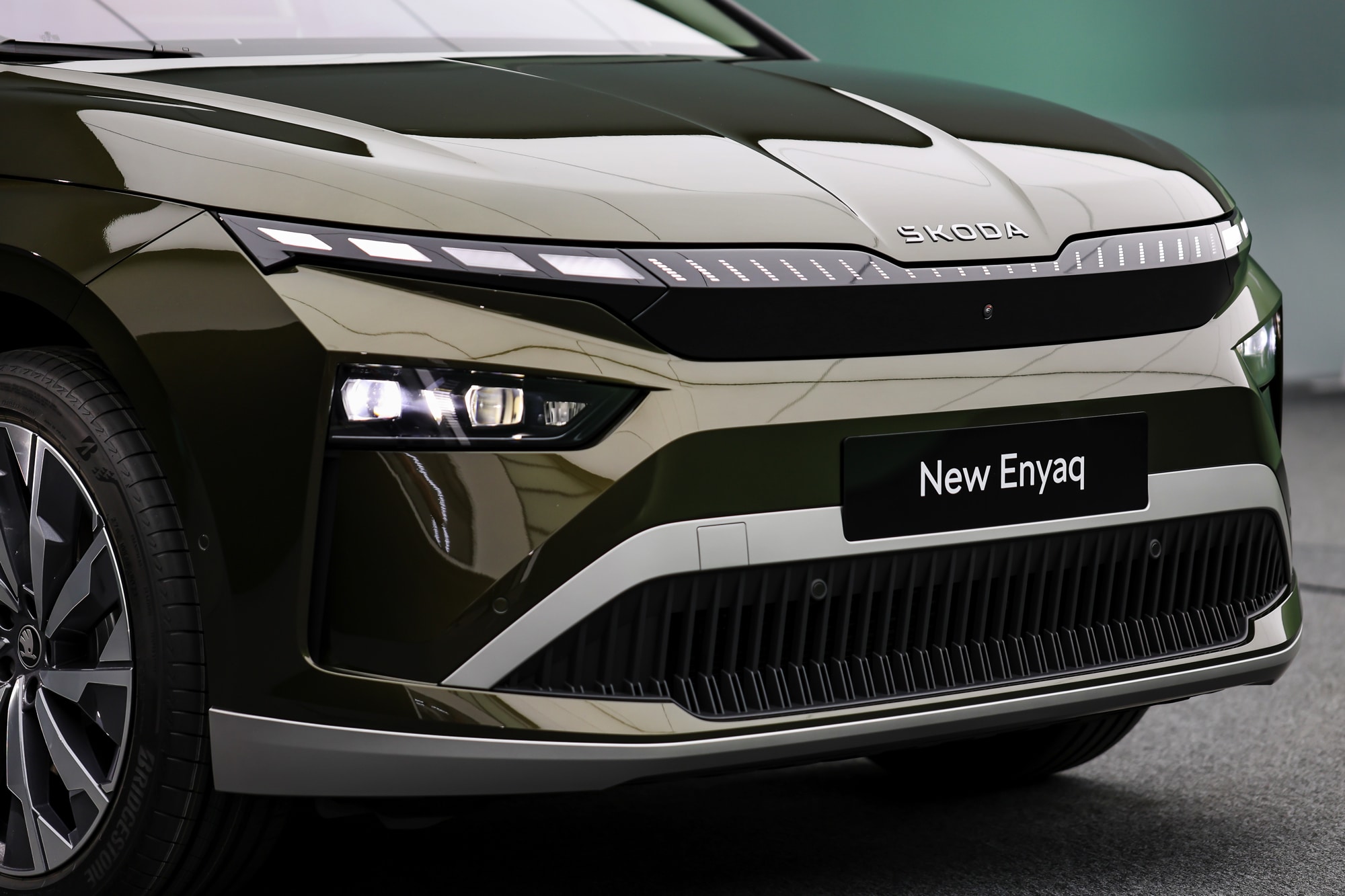 Skoda Enyaq 2025 ra mắt: Giá quy đổi từ hơn 1,1 tỷ đồng, thiết kế mới, chạy gần 590km/sạc, có thể lắp tại Việt Nam- Ảnh 8. Skoda Enyaq 2025 ra mắt: Giá quy đổi từ hơn 1,1 tỷ đồng, thiết kế mới, chạy gần 590km/sạc, có thể lắp tại Việt Nam- Ảnh 8.