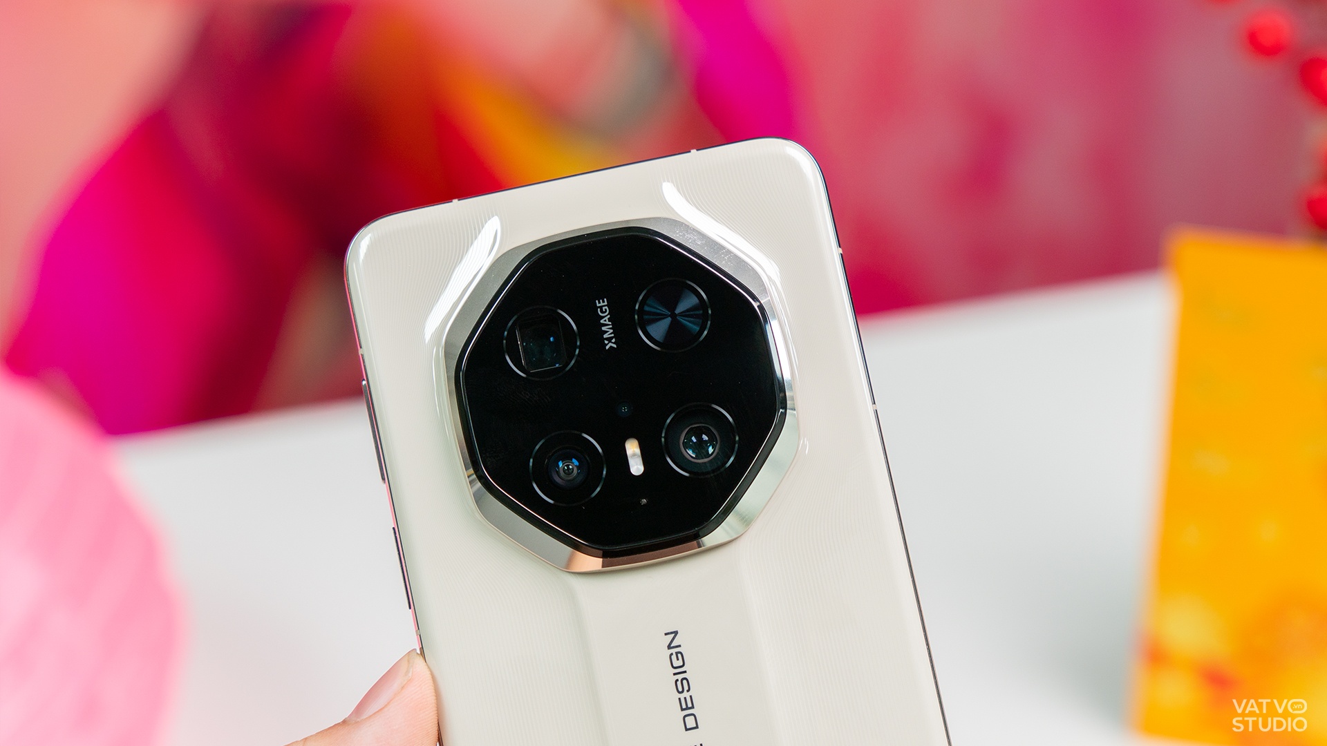 HUAWEI Mate70 RS Ultimate: Giá gần bằng 3 chiếc iPhone 16, thiết kế cực đỉnh