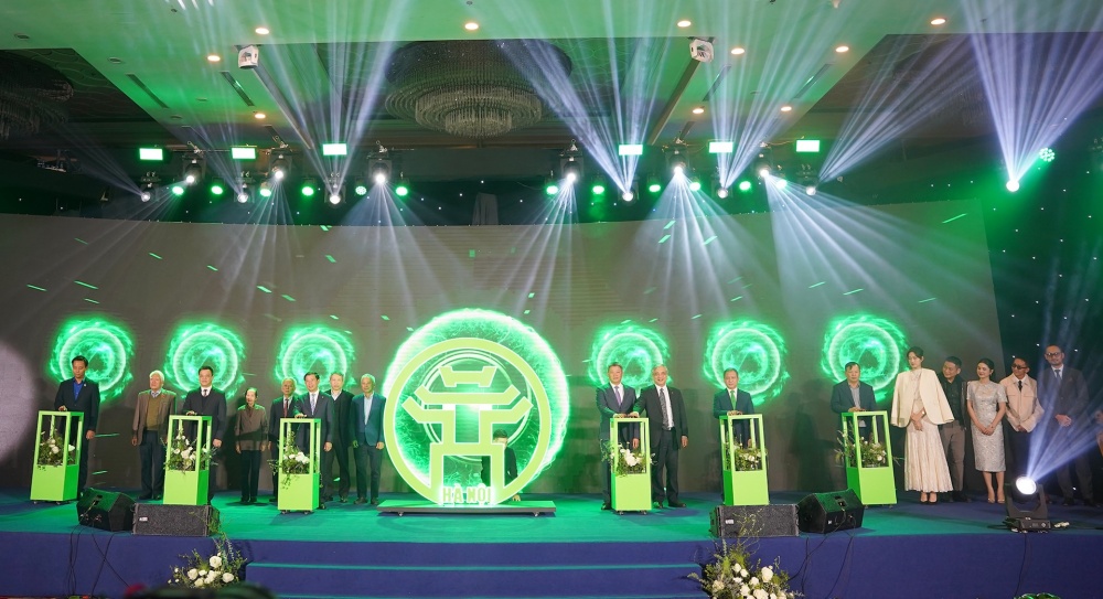 Khoảnh khắc bấm nút phát động chiến dịch “Vì Thủ đô trong xanh” Khoảnh khắc bấm nút phát động chiến dịch “Vì Thủ đô trong xanh”