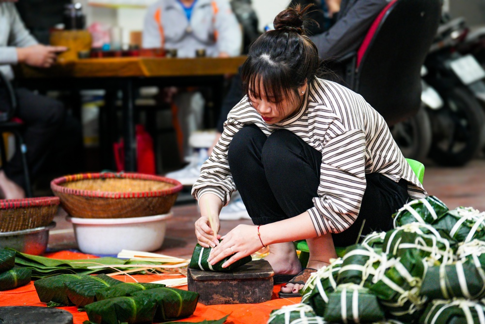 Làng Bạc rộn ràng gói bánh chưng thời điểm cận Tết