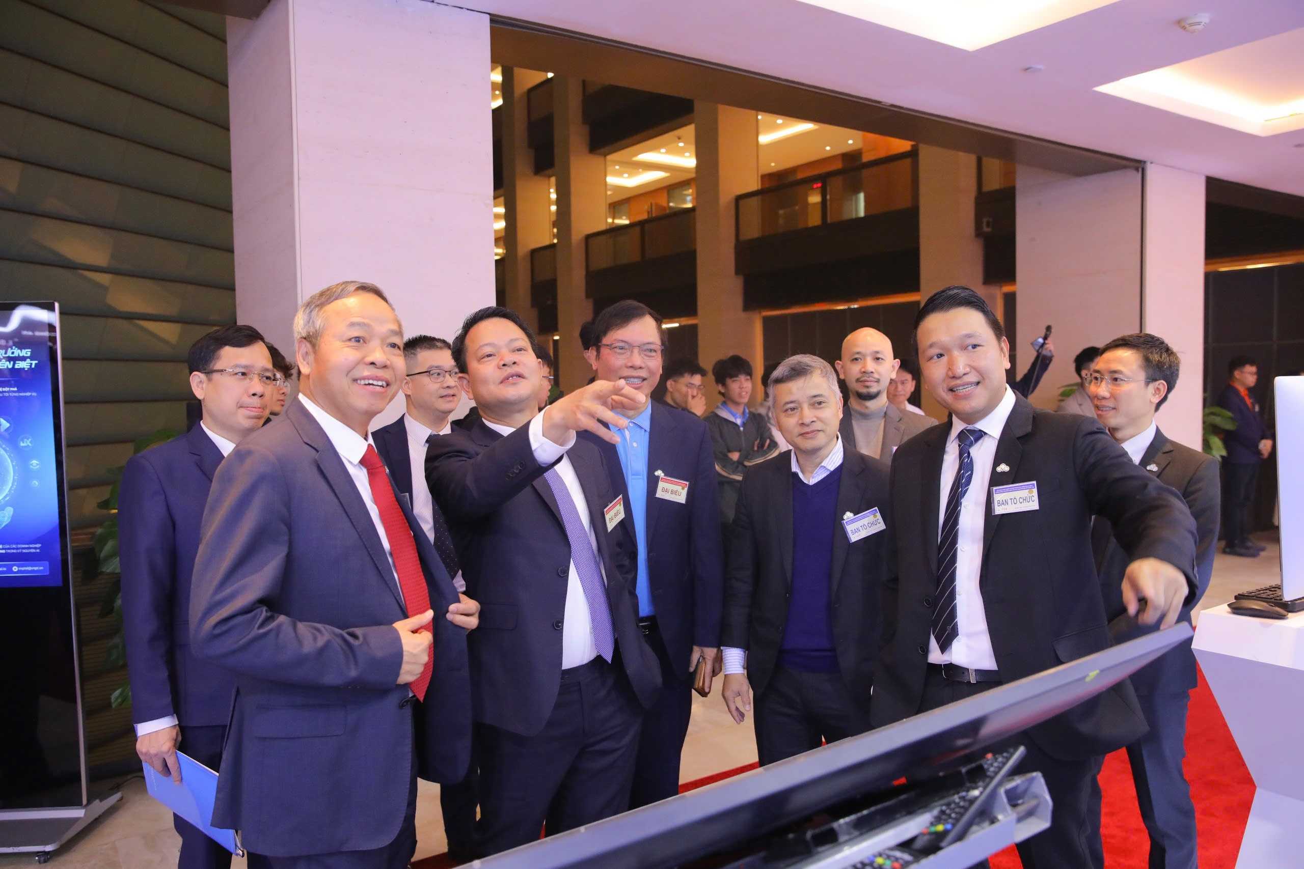 Hệ sinh thái C.OPENAI của CMC thu hút sự quan tâm từ đại biểu