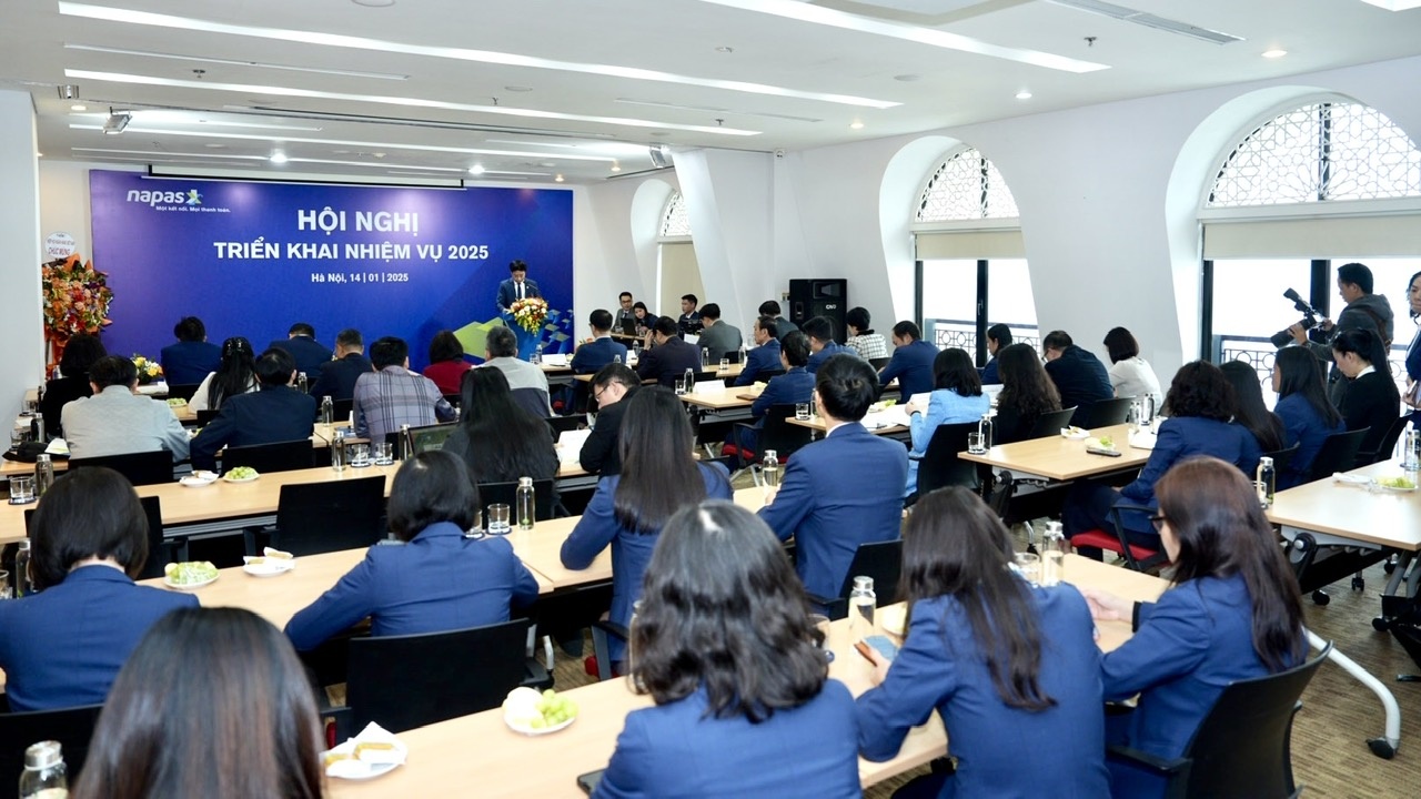 Bắt kịp nhanh chóng xu hướng công nghệ để người dân sử dụng dịch vụ hiện đại, an toàn Bắt kịp nhanh chóng xu hướng công nghệ để người dân sử dụng dịch vụ hiện đại, an toàn