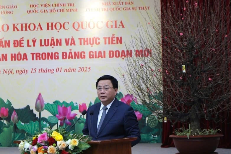 Đồng chí Nguyễn Xuân Thắng phát biểu khai mạc và đề dẫn hội thảo Đồng chí Nguyễn Xuân Thắng phát biểu khai mạc và đề dẫn hội thảo