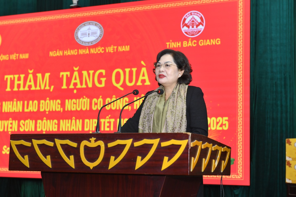 Trao quà Tết cho công nhân lao động, người có công, hộ nghèo tỉnh Bắc Giang