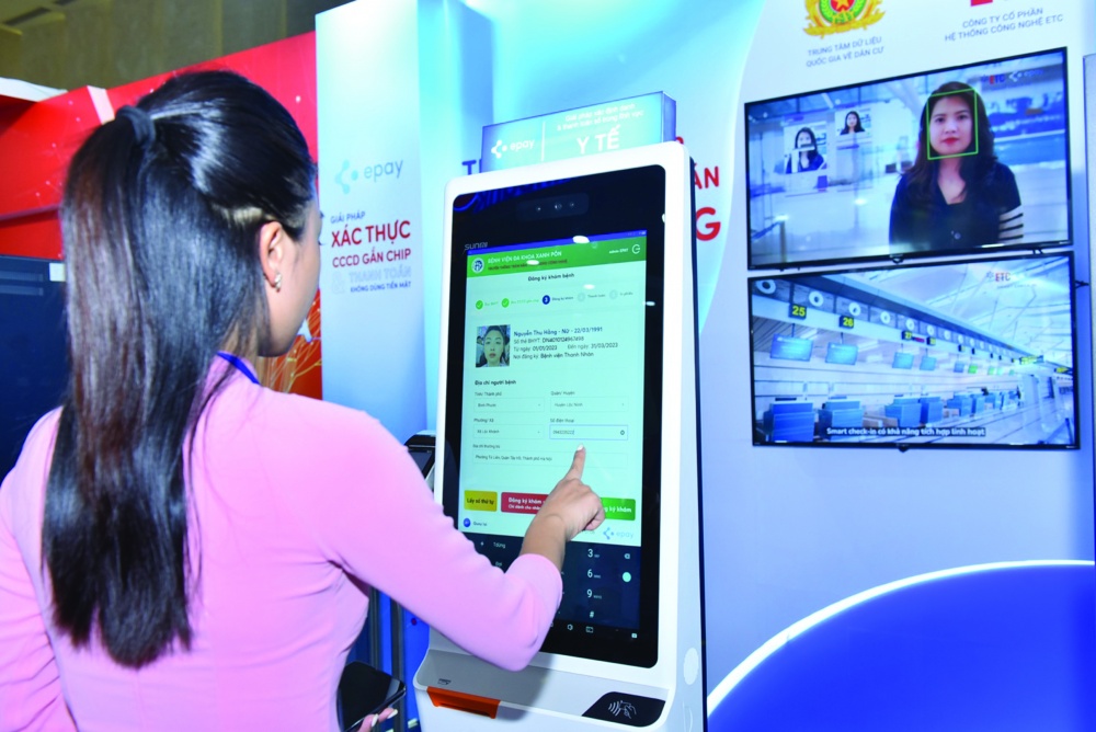 Ngành Ngân hàng tiên phong chuyển đổi số cùng đất nước bước vào kỷ nguyên mới Ngành Ngân hàng tiên phong chuyển đổi số cùng đất nước bước vào kỷ nguyên mới