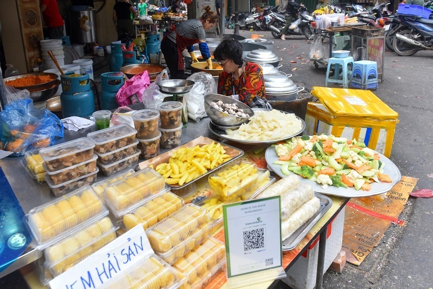 Người dân rút ATM thưa thớt thời điểm cận Tết