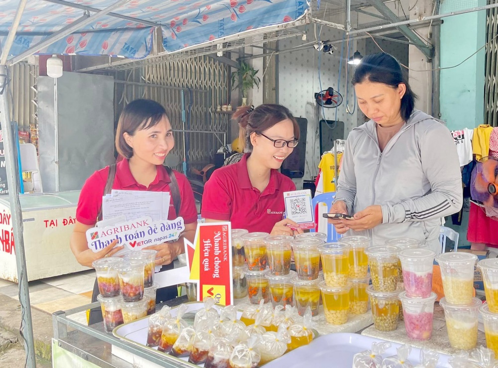 Triển khai tuyên truyền người dân thanh toán không dùng tiền mặt ở Đà Nẵng. Triển khai tuyên truyền người dân thanh toán không dùng tiền mặt ở Đà Nẵng.