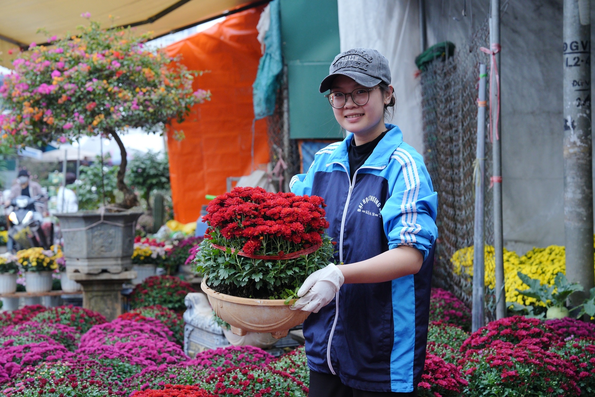 Chợ hoa xuân nhộn nhịp những ngày cận Tết Chợ hoa xuân nhộn nhịp những ngày cận Tết