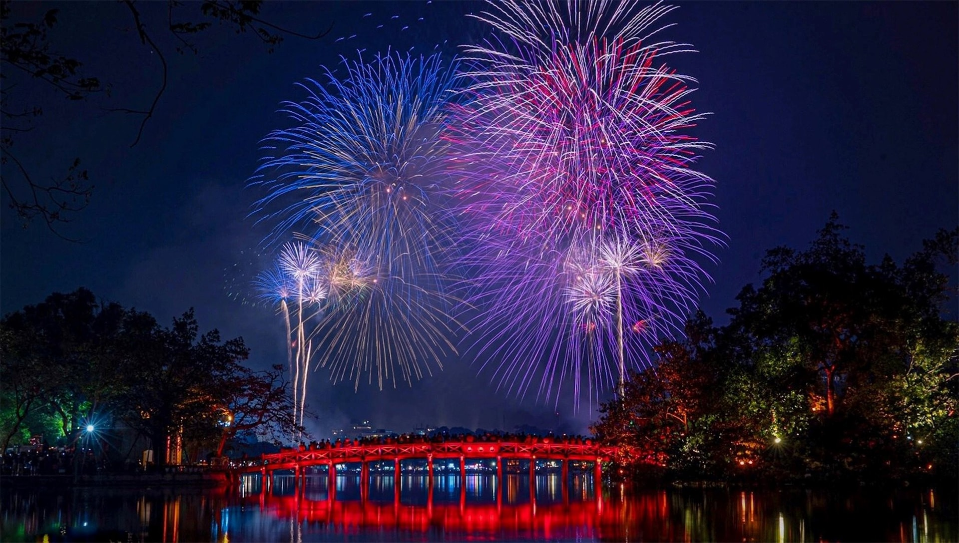 Chi tiết 30 điểm bắn pháo hoa Tết Nguyên đán Ất Tỵ tại Hà Nội