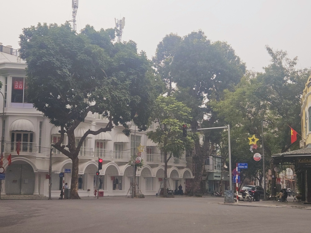 undefined Hà Nội yên ả, thanh bình trong sáng mùng 1 Tết