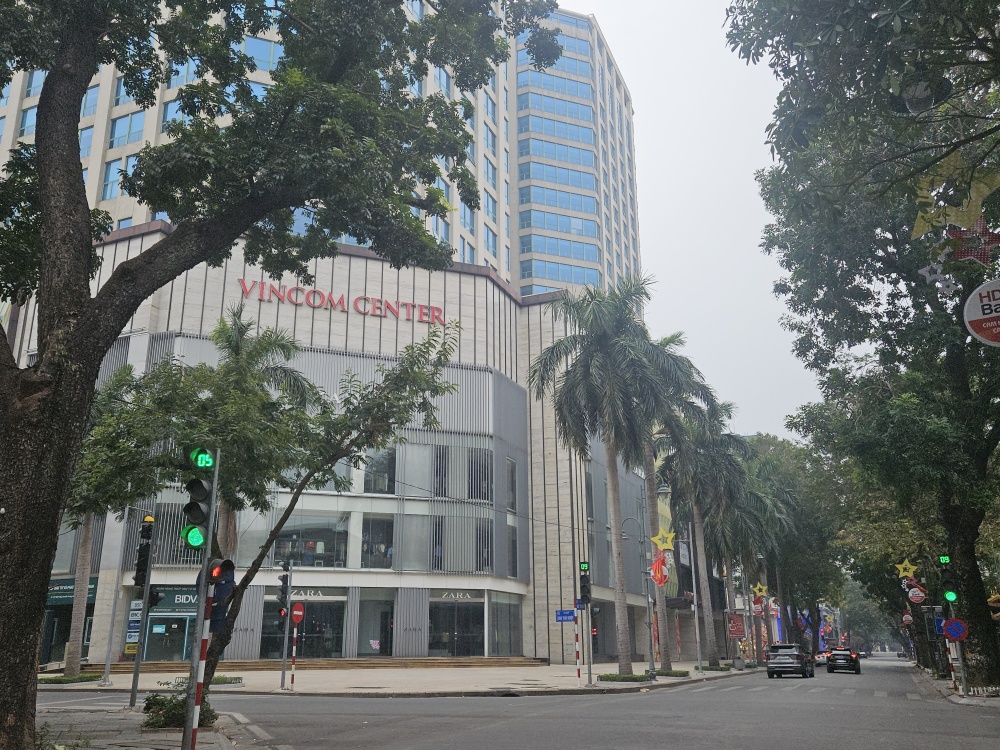 undefined Hà Nội yên ả, thanh bình trong sáng mùng 1 Tết