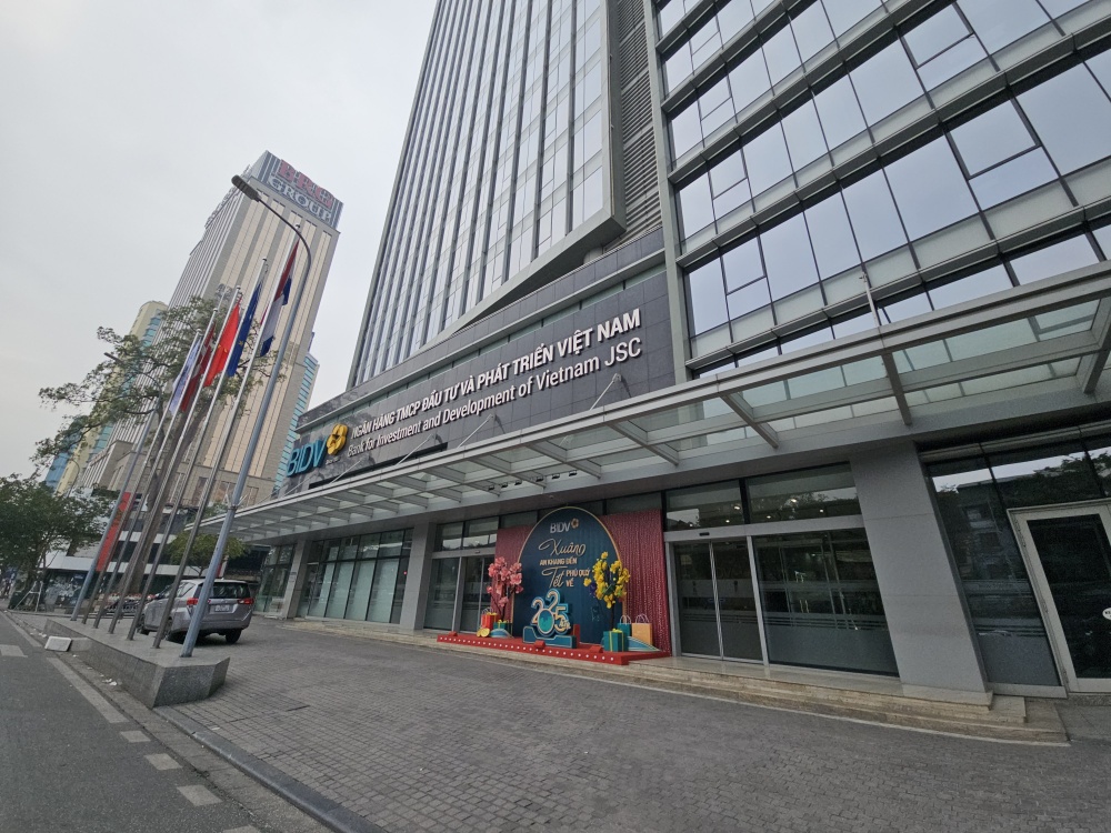 undefined Hà Nội yên ả, thanh bình trong sáng mùng 1 Tết