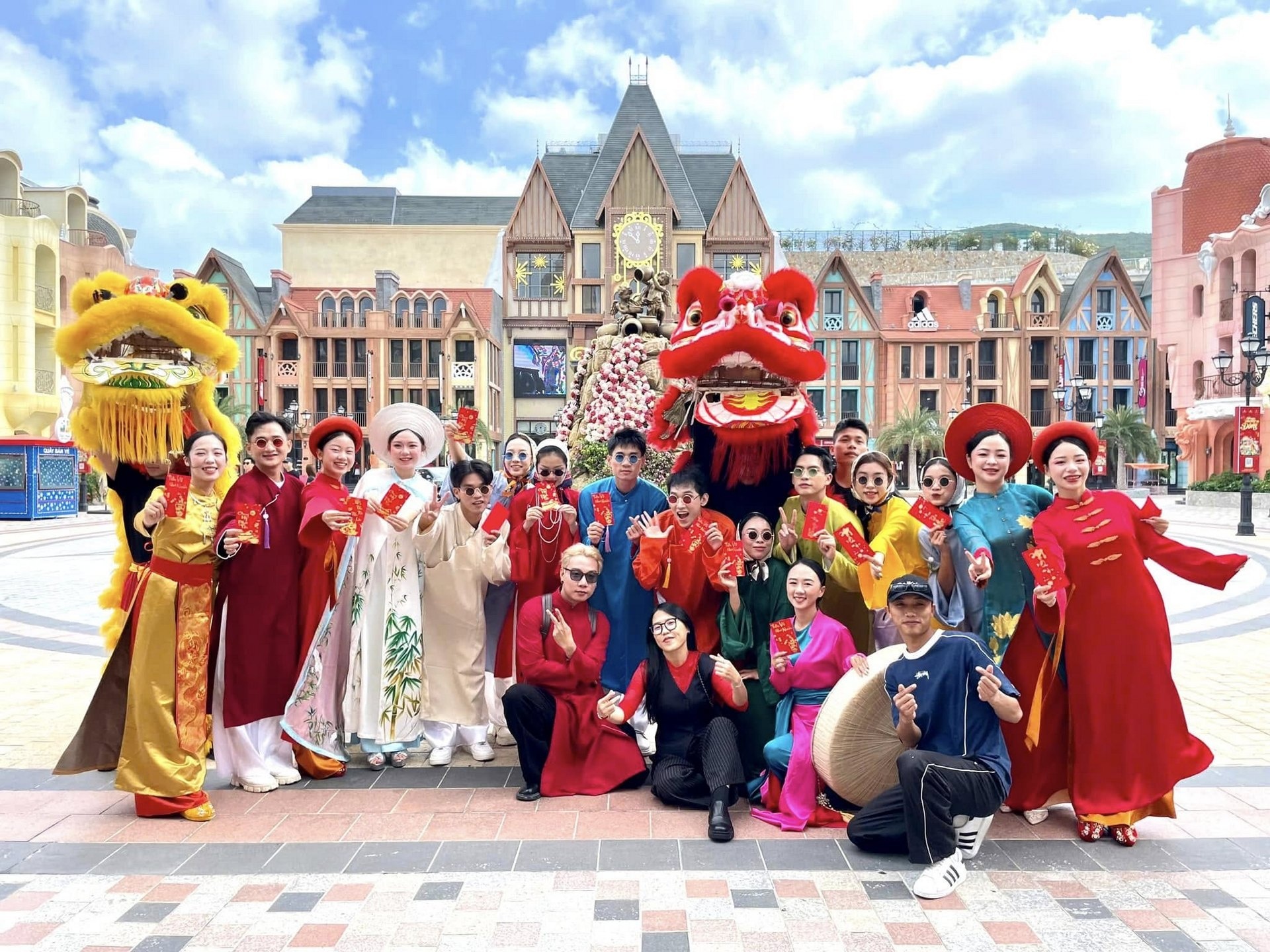 6 ngày, hơn 11 triệu lượt khách: “Vũ trụ Vin” lại khiến “thiên hạ phải trầm trồ”