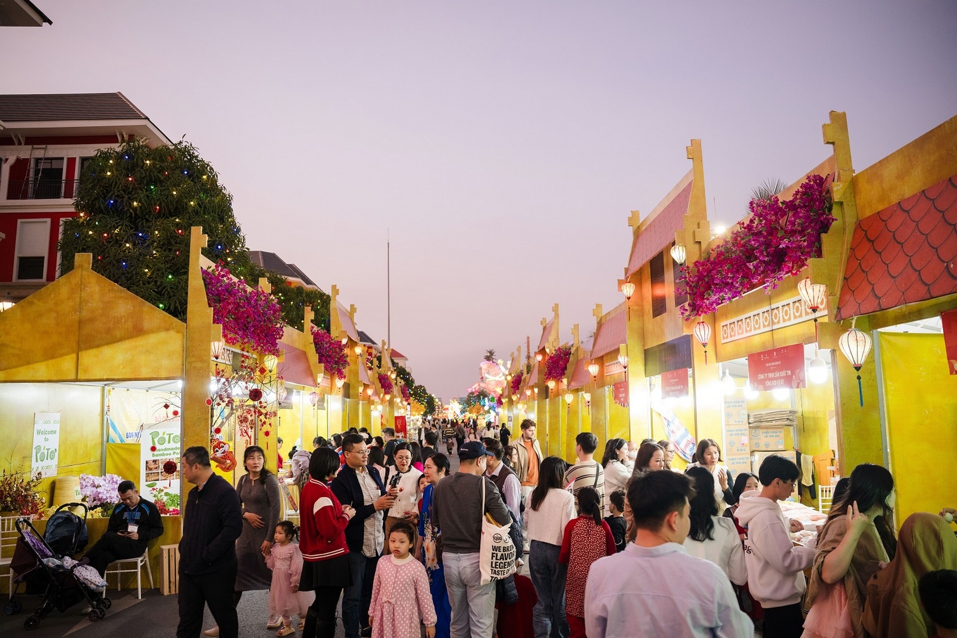 6 ngày, hơn 11 triệu lượt khách: “Vũ trụ Vin” lại khiến “thiên hạ phải trầm trồ”