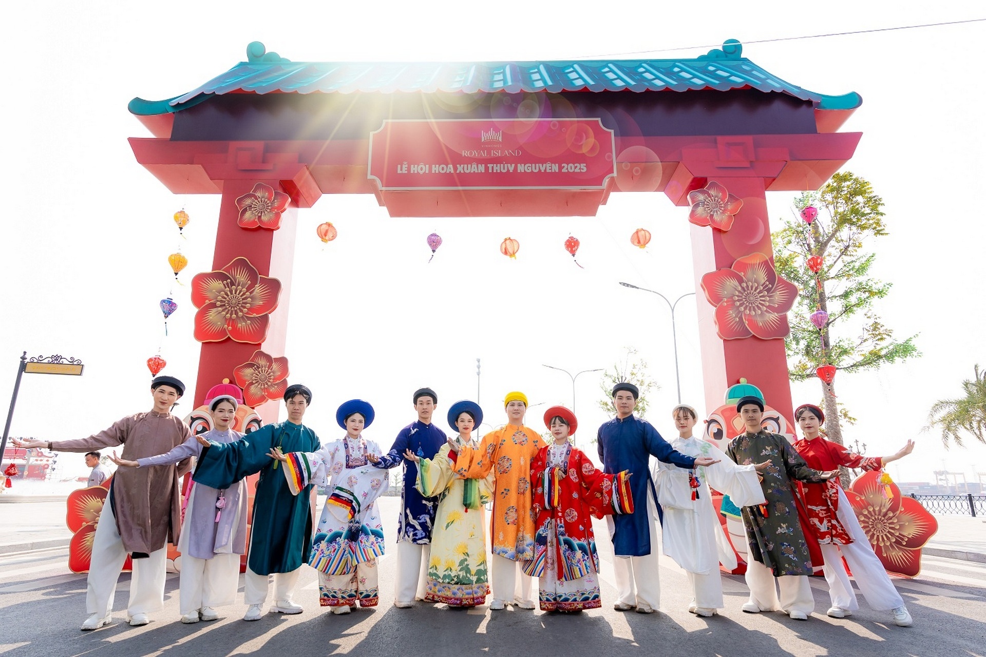 6 ngày, hơn 11 triệu lượt khách: “Vũ trụ Vin” lại khiến “thiên hạ phải trầm trồ”