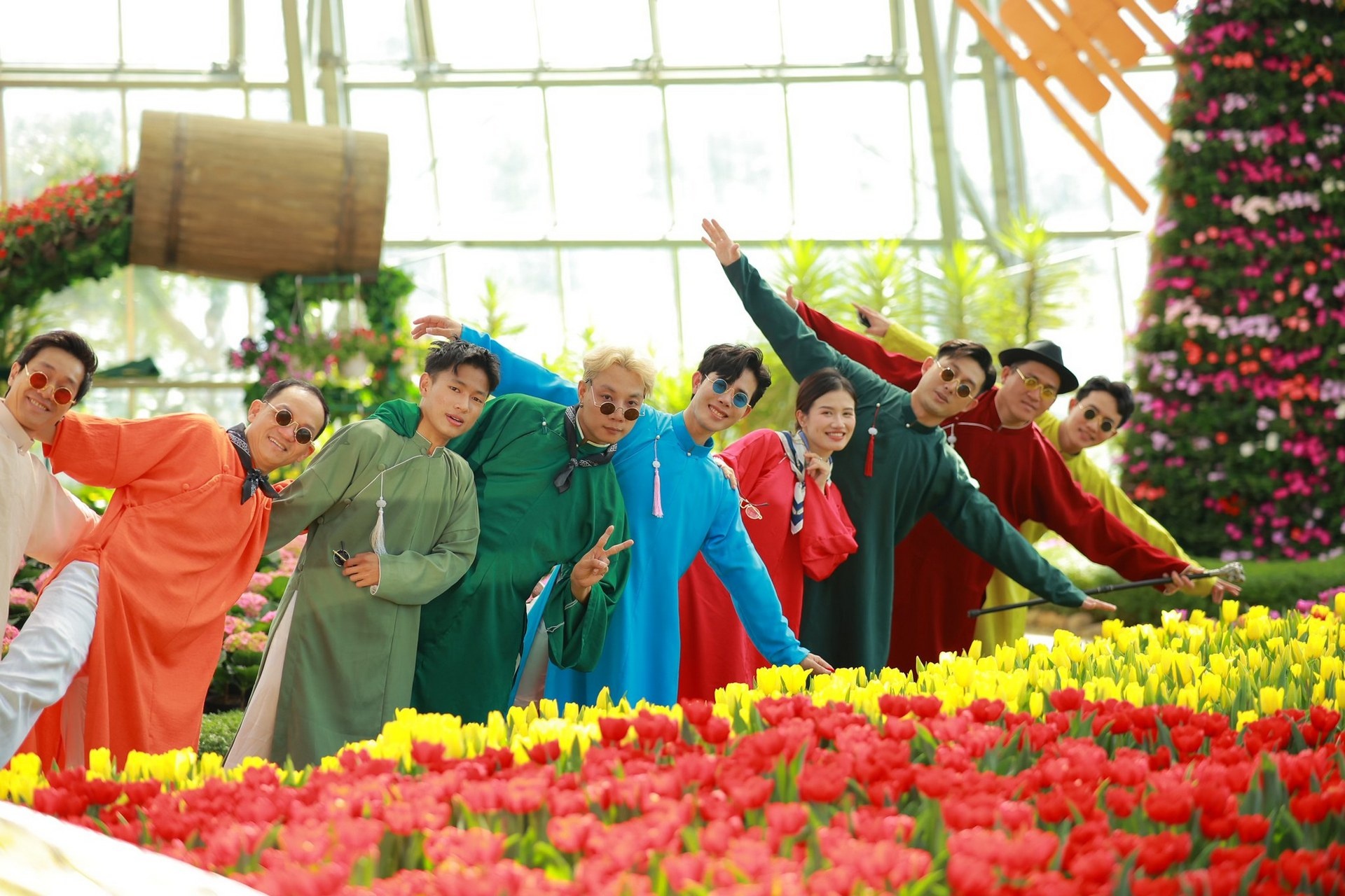 6 ngày, hơn 11 triệu lượt khách: “Vũ trụ Vin” lại khiến “thiên hạ phải trầm trồ”