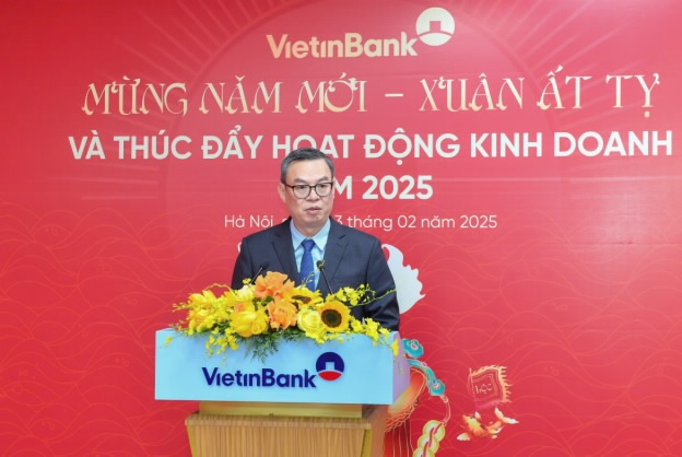 Thống đốc Nguyễn Thị Hồng thăm và chúc mừng năm mới VietinBank