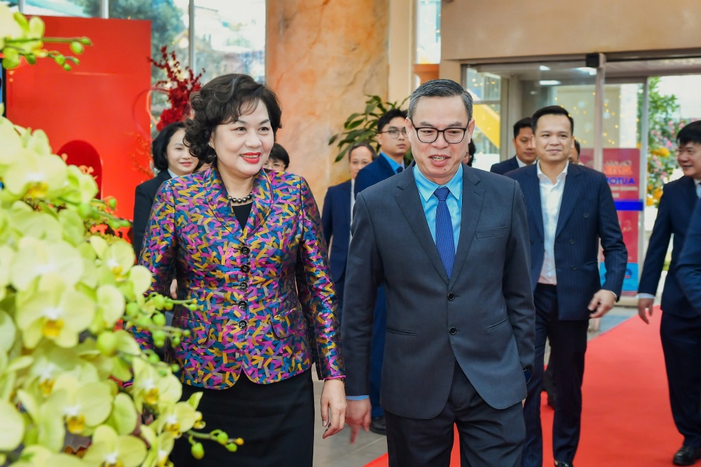 Thống đốc Nguyễn Thị Hồng thăm và chúc mừng năm mới VietinBank