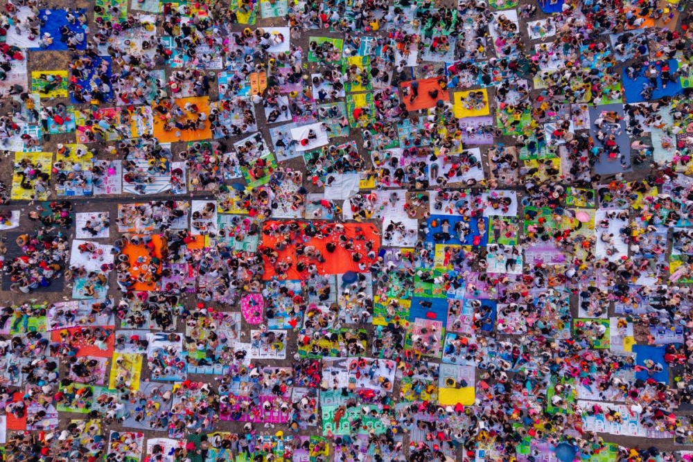 Bức ảnh đông người cắm trại dưới chân núi Bà Đen tạo ra hiện tượng mạng của mùa Tết năm nay Bức ảnh đông người cắm trại dưới chân núi Bà Đen tạo ra hiện tượng mạng của mùa Tết năm nay