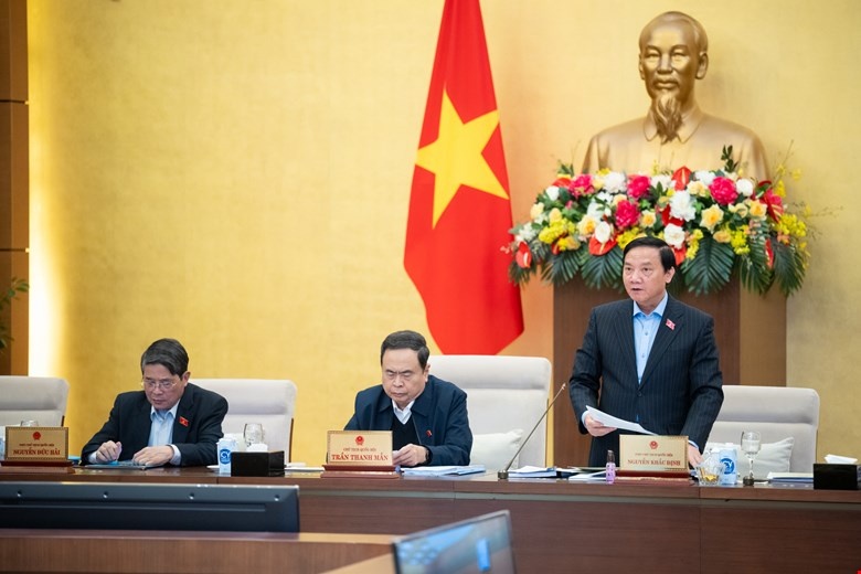 Uỷ ban Thường vụ Quốc hội thảo luận 