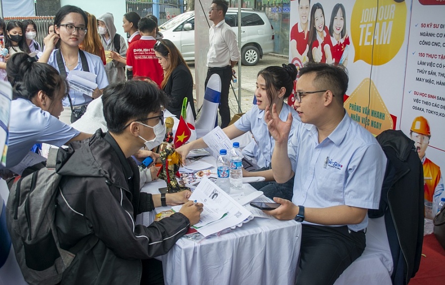 TP. Hồ Chí Minh: 93% người lao động quay trở lại làm việc sau Tết