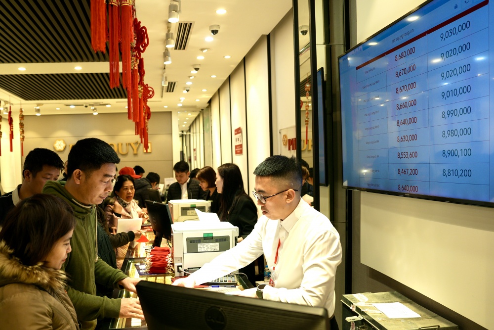 Giá vàng được cập nhật để khách hàng tiện mua vàng Giá vàng được cập nhật để khách hàng tiện mua vàng