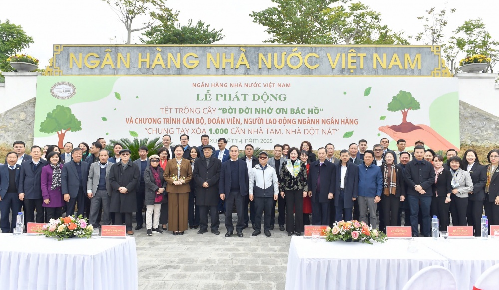Phát động Tết trồng cây và chương trình chung tay xóa 1.000 căn nhà tạm, nhà dột nát trong Ngành Ngân hàng Phát động Tết trồng cây và chương trình chung tay xóa 1.000 căn nhà tạm, nhà dột nát trong Ngành Ngân hàng