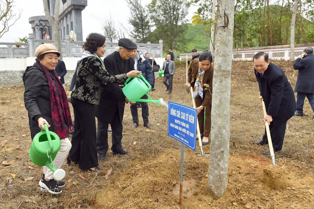 Phát động Tết trồng cây và chương trình chung tay xóa 1.000 căn nhà tạm, nhà dột nát trong Ngành Ngân hàng Phát động Tết trồng cây và chương trình chung tay xóa 1.000 căn nhà tạm, nhà dột nát trong Ngành Ngân hàng