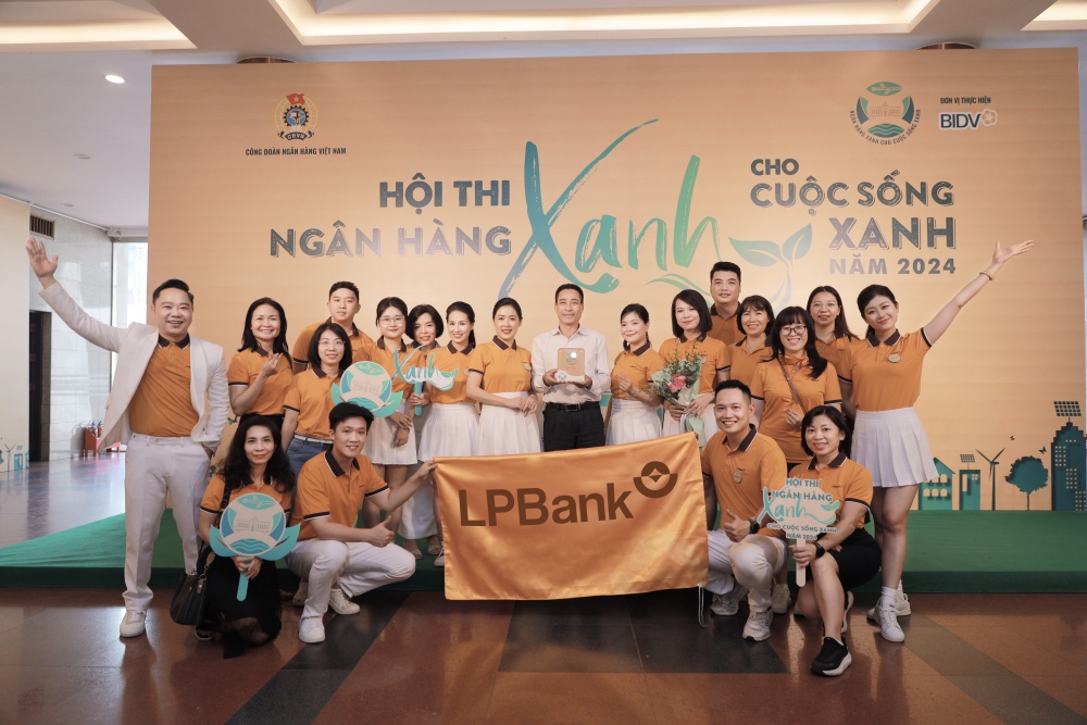 Người thắp lửa cho công tác Đảng và Công đoàn ở LPBank Người thắp lửa cho công tác Đảng và Công đoàn ở LPBank