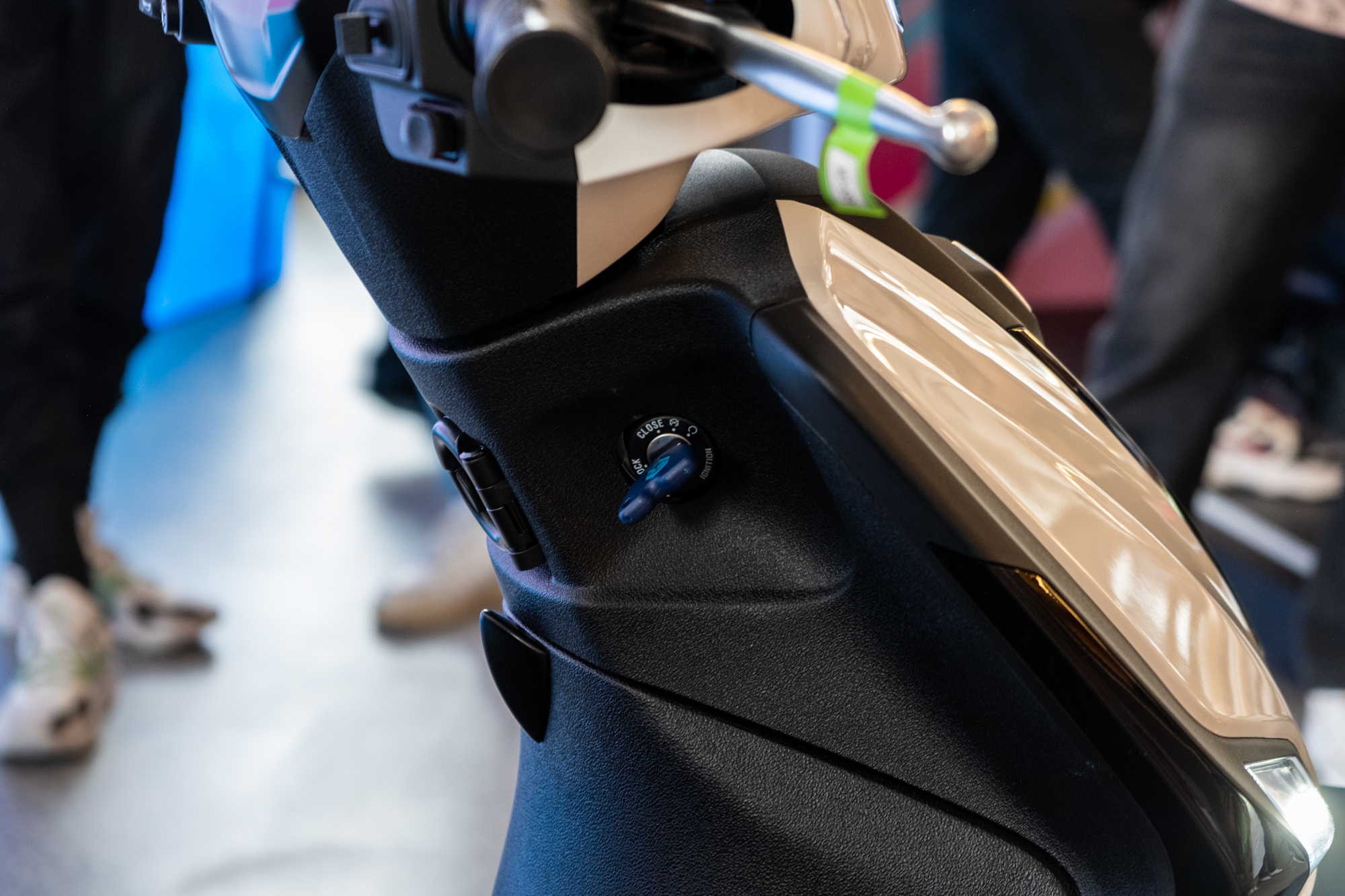 Piaggio Liberty 2025 ra mắt Việt Nam: Giá từ 57,5 triệu, dáng nam tính hơn, đấu Honda SH Mode- Ảnh 10. Piaggio Liberty 2025 ra mắt Việt Nam: Giá từ 57,5 triệu, dáng nam tính hơn, đấu Honda SH Mode- Ảnh 10.