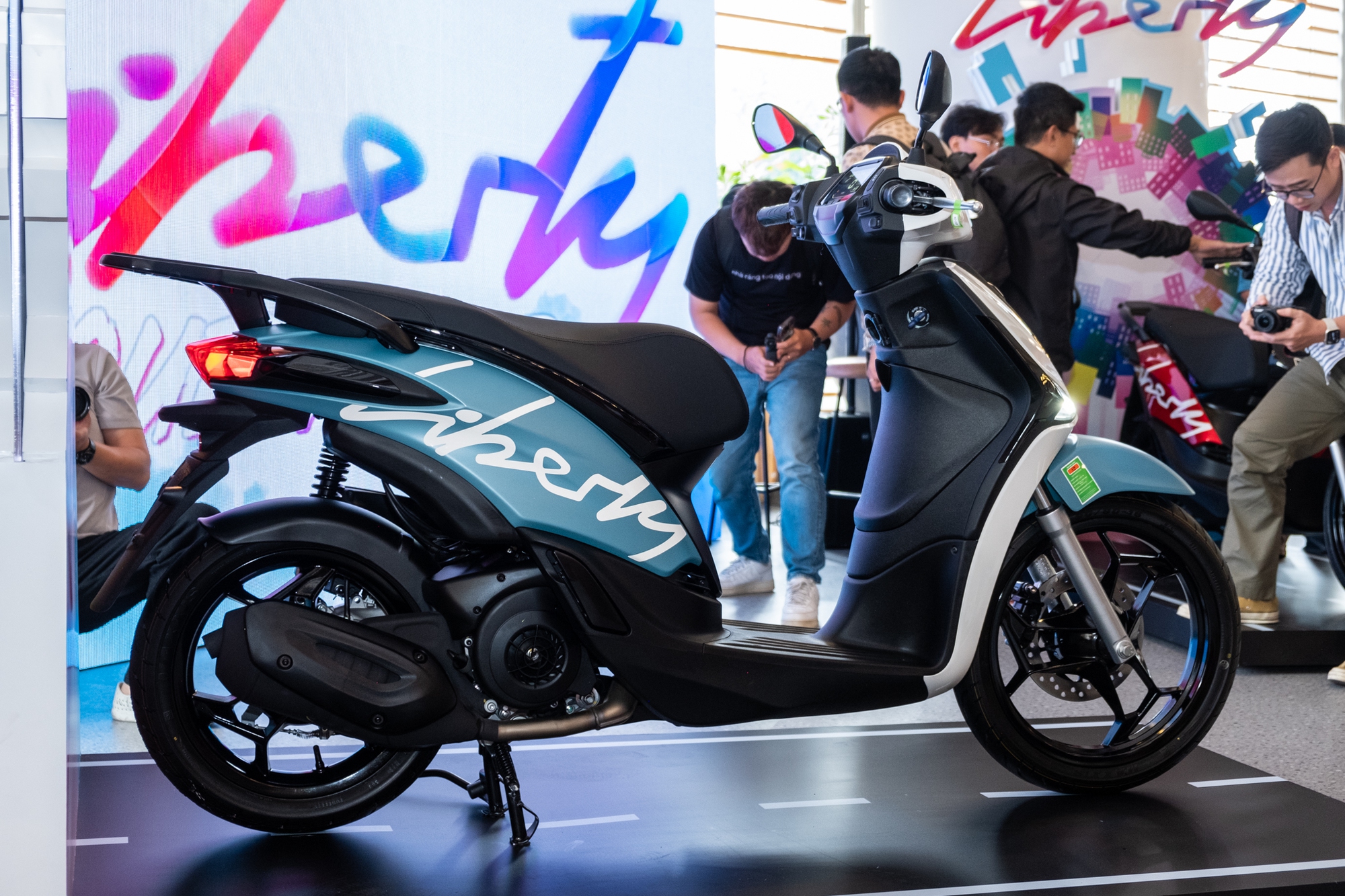 Piaggio Liberty 2025 ra mắt Việt Nam: Giá từ 57,5 triệu, dáng nam tính hơn, đấu Honda SH Mode- Ảnh 12. Piaggio Liberty 2025 ra mắt Việt Nam: Giá từ 57,5 triệu, dáng nam tính hơn, đấu Honda SH Mode- Ảnh 12.