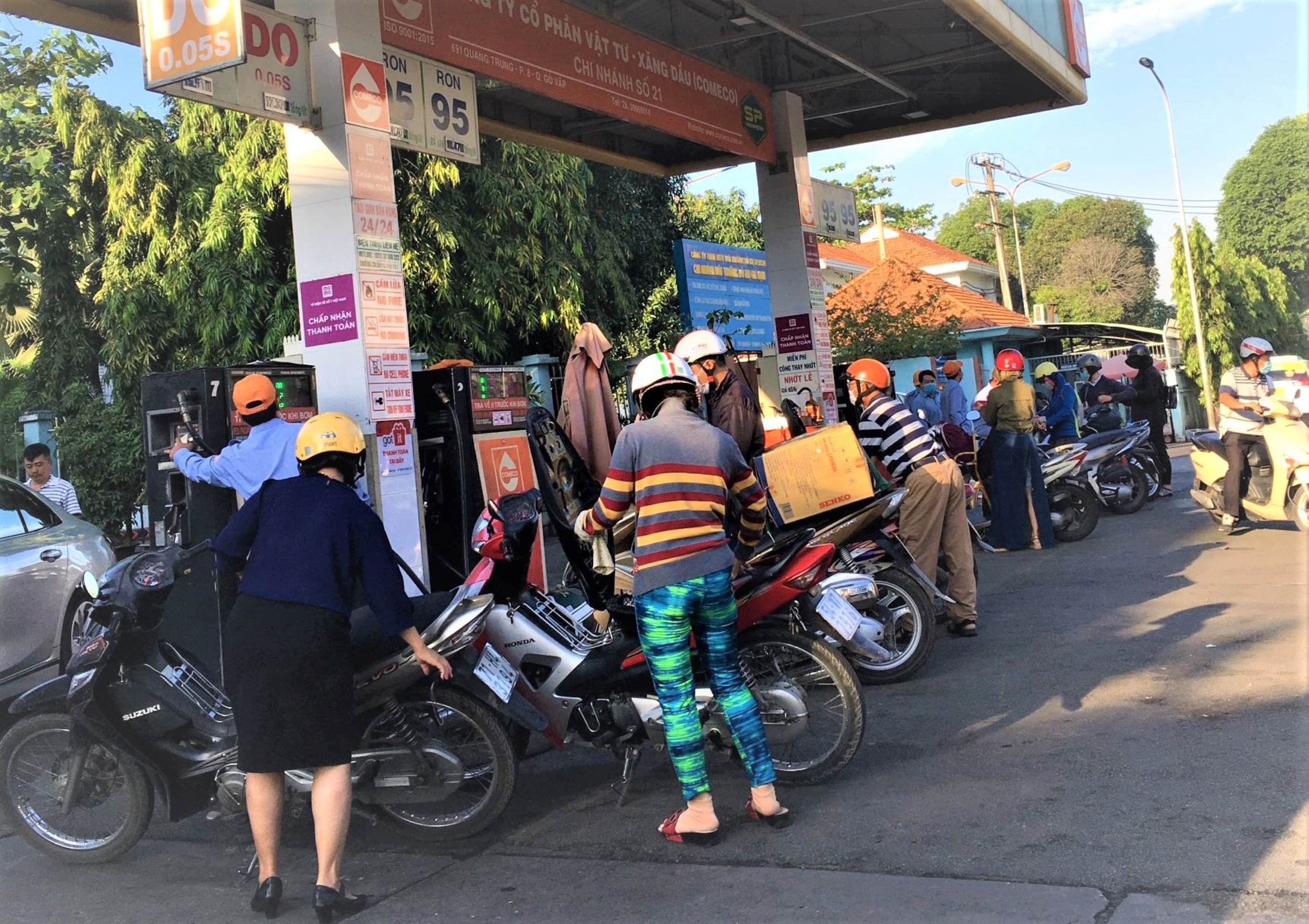 TP. Hồ Chí Minh phấn đấu hết tháng 3, 100% cửa hàng kinh doanh bán lẻ xăng dầu áp dụng giải pháp kết nối tự động phát hành hóa đơn điện tử theo từng lần bán.