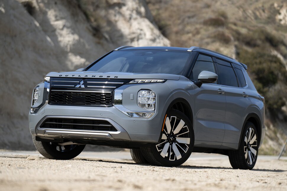 Mitsubishi Outlander 2025 chốt giá quy đổi từ 755 triệu đồng: Màn hình lớn, loa xịn, giảm hẳn độ ồn cạnh tranh CR-V- Ảnh 3. Mitsubishi Outlander 2025 chốt giá quy đổi từ 755 triệu đồng: Màn hình lớn, loa xịn, giảm hẳn độ ồn cạnh tranh CR-V- Ảnh 3.