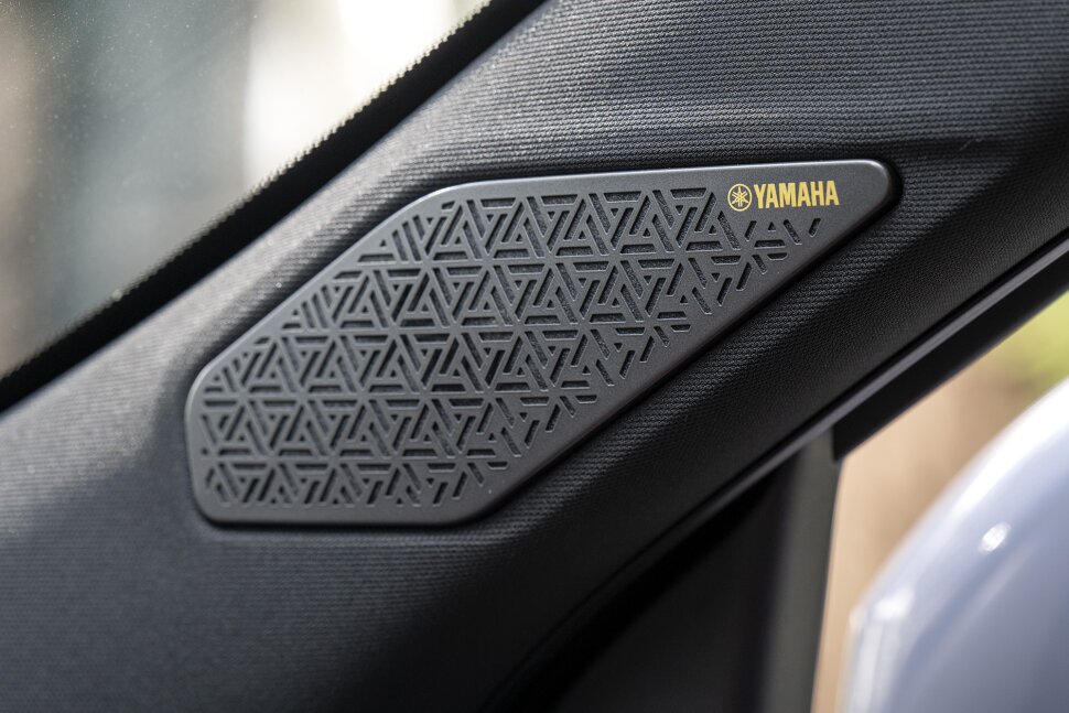 Mitsubishi Outlander 2025 chốt giá quy đổi từ 755 triệu đồng: Màn hình lớn, loa xịn, giảm hẳn độ ồn cạnh tranh CR-V- Ảnh 7. Mitsubishi Outlander 2025 chốt giá quy đổi từ 755 triệu đồng: Màn hình lớn, loa xịn, giảm hẳn độ ồn cạnh tranh CR-V- Ảnh 7.