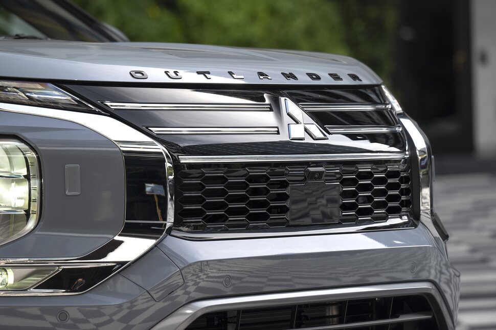 Mitsubishi Outlander 2025 chốt giá quy đổi từ 755 triệu đồng: Màn hình lớn, loa xịn, giảm hẳn độ ồn cạnh tranh CR-V- Ảnh 4. Mitsubishi Outlander 2025 chốt giá quy đổi từ 755 triệu đồng: Màn hình lớn, loa xịn, giảm hẳn độ ồn cạnh tranh CR-V- Ảnh 4.