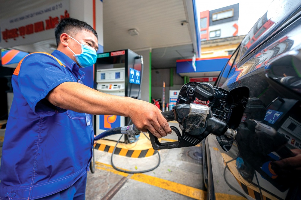 Hàng quý, doanh nghiệp xăng dầu phải báo cáo tình hình kho Hàng quý, doanh nghiệp xăng dầu phải báo cáo tình hình kho