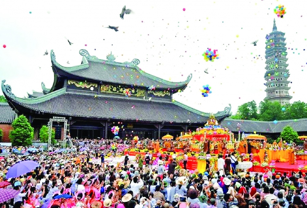 Du lịch tâm linh ngày càng hút khách