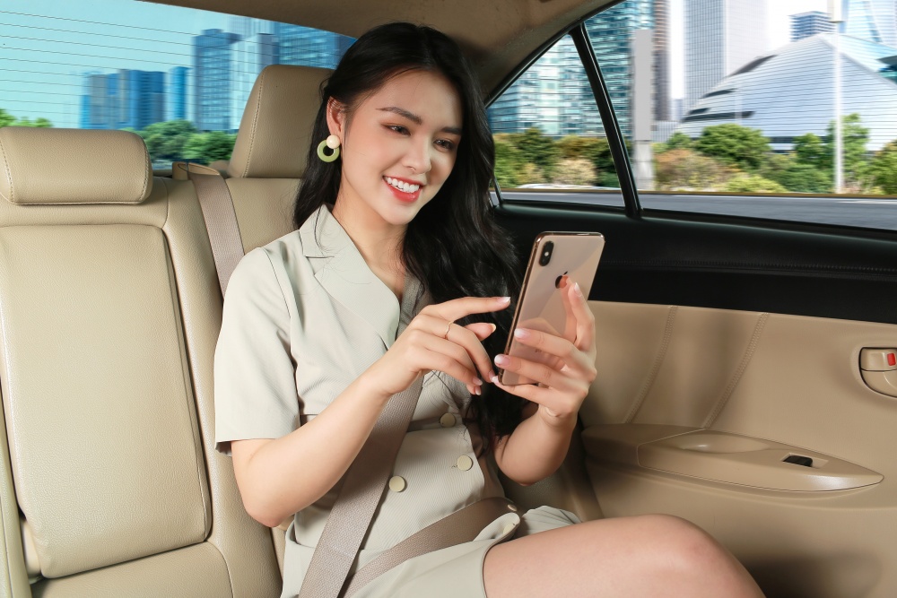 Khách hàng trải nghiệm dịch vụ đặt taxi qua VCB Digibank với nhiều hãng xe khác nhau. Khách hàng trải nghiệm dịch vụ đặt taxi qua VCB Digibank với nhiều hãng xe khác nhau.