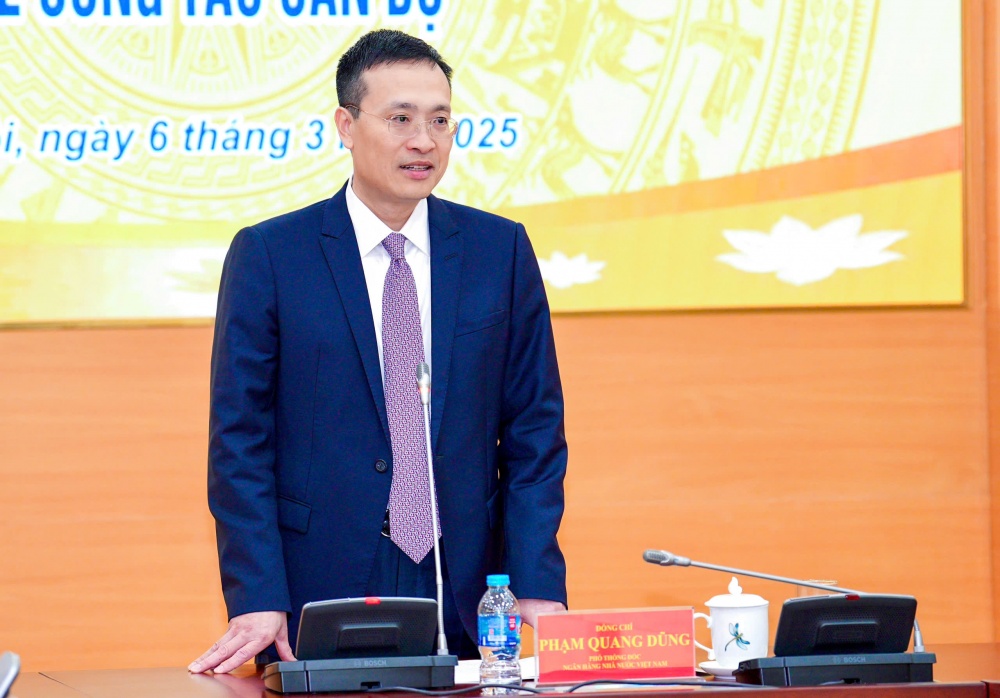 Phó Thống đốc Phạm Quang Dũng phát biểu giao nhiệm vụ cho Phó Thống đốc Phạm Quang Dũng phát biểu giao nhiệm vụ cho