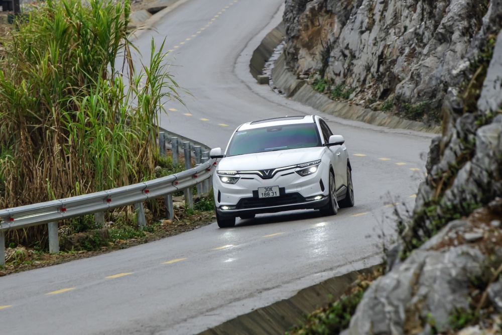 Chi phí thuê và vận hành xe điện từ GF cạnh tranh hơn rất nhiều so với các hình thức thuê xe truyền thống. Chi phí thuê và vận hành xe điện từ GF cạnh tranh hơn rất nhiều so với các hình thức thuê xe truyền thống.