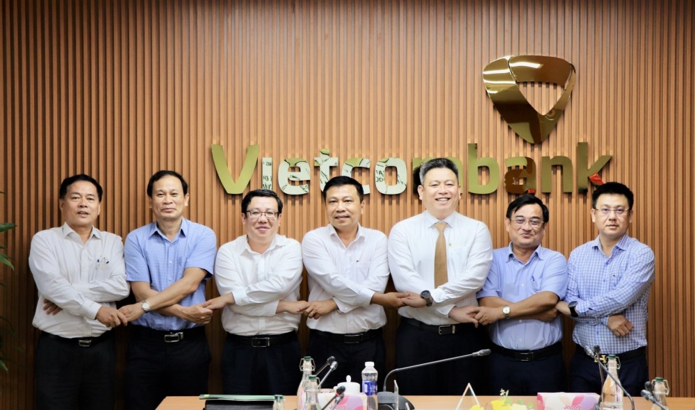 Ngành Ngân hàng Khánh Hòa: Khối các Ngân hàng 1 ký kết giao ước thi đua năm 2025