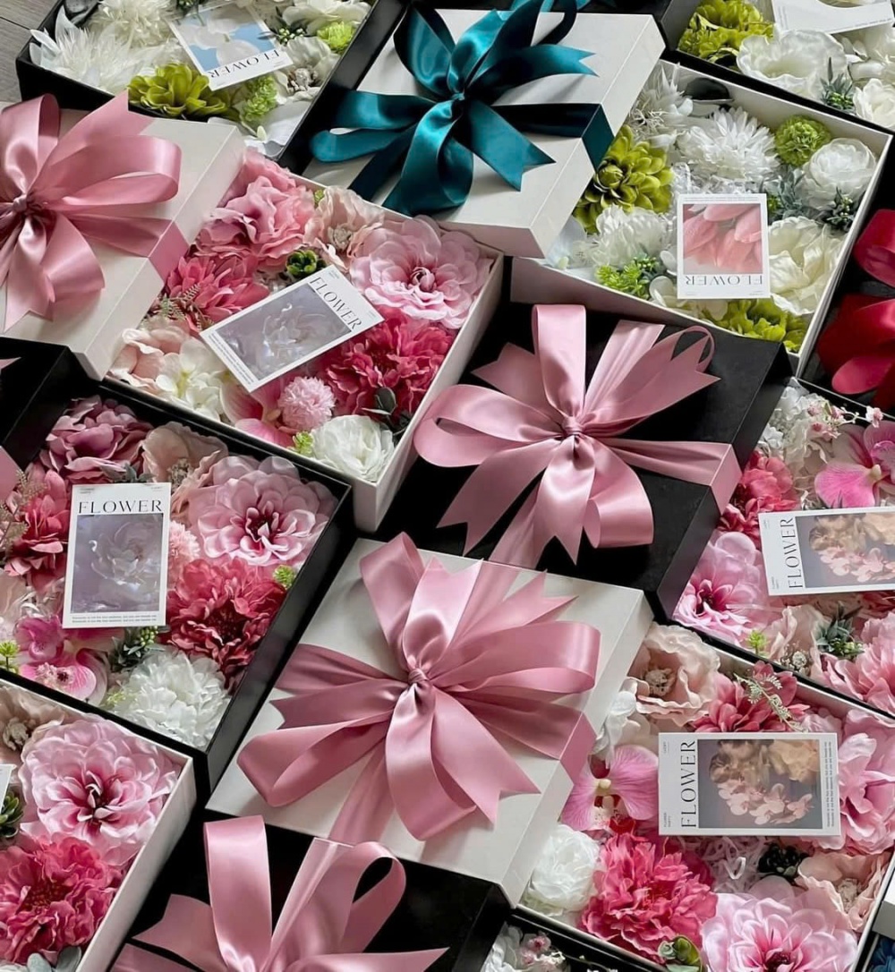 Sôi động thị trường hoa, quà đón ngày 8/3 Sôi động thị trường hoa, quà đón ngày 8/3