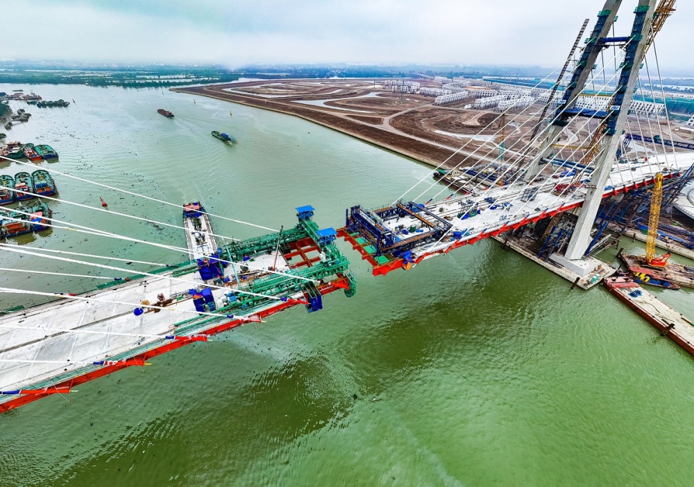 Cầu Hoàng Gia chuẩn bị hợp long vào ngày 15/3, đi vào khai thác từ tháng 8/2025 Cầu Hoàng Gia chuẩn bị hợp long vào ngày 15/3, đi vào khai thác từ tháng 8/2025