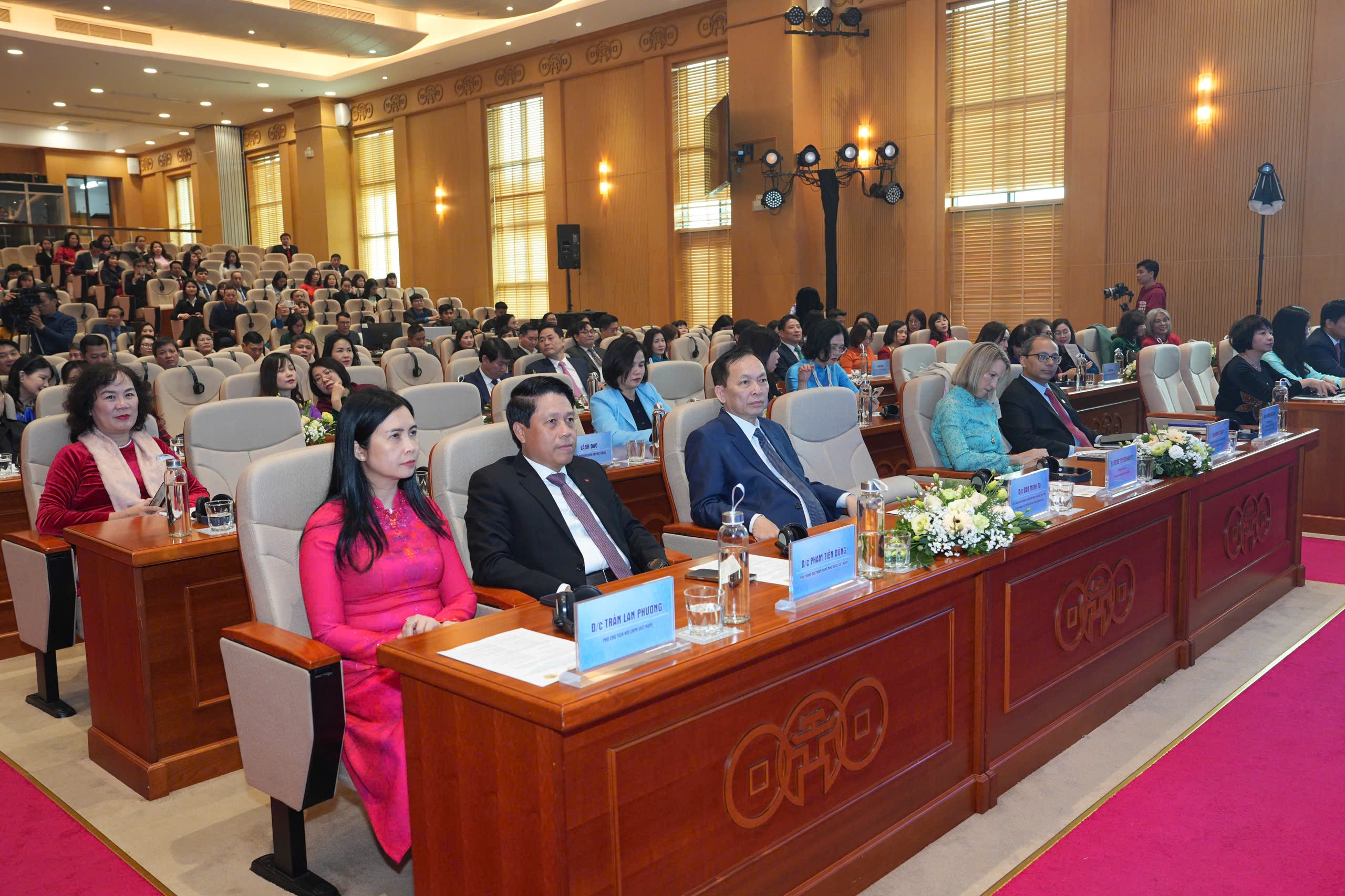 Phụ nữ Ngân hàng hội nhập cùng quá trình chuyển đổi số